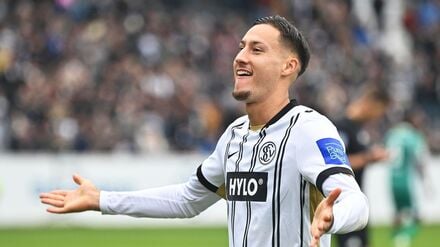 Younes Ebnoutalib wechselt von der SV Elversberg zu Eintracht Frankfurt. (Archivbild)