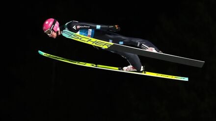 Felix Hoffmann wird bester Deutscher zum Tournee-Auftakt.