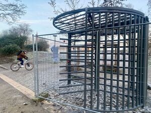 Der Wachdienst im Görlitzer Park soll künftig 800.000 Euro pro Jahr kosten. (Archivbild)