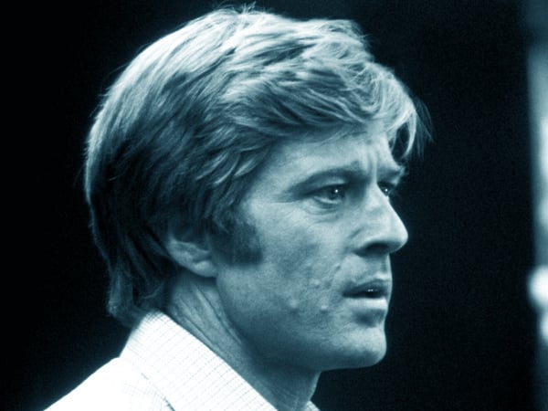 ALL THE PRESIDENT S MEN, Robert Redford, 1976 Courtesy Everett Collection ACHTUNG AUFNAHMEDATUM GESCHÄTZT PUBLICATIONxINxGERxSUIxAUTxONLY Copyright: xCourtesyxEverettxCollectionx MCDALTH EC018