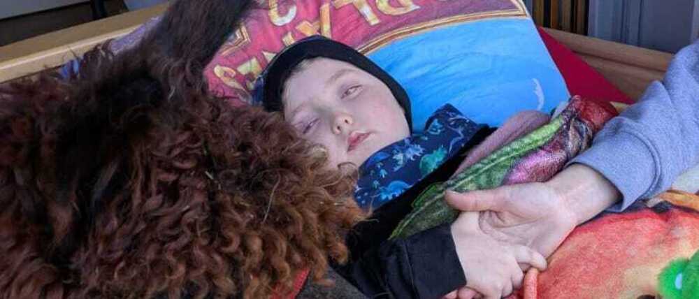 Lukas Schmiedel verbrachte die letzten vier Wochen in einem Hospiz und bekam dort unter anderem Besuch von einem Alpaka.
