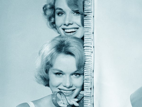 Alice und Ellen Kessler, die Kessler Zwillinge, Sängerinnen und Tänzerinnen, Deutschland 1959. Alice and Ellen Kessler are the Kessler Twins, singers and dancers, Germany 1959. Nur redaktionelle Nutzung. Editorial usage only. Copyright: ArthurxGrimm UnitedArchives82004159