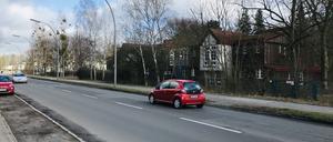 Das Ella-Kay-Heim befindet sich in bester Lage am Kladower Damm, versteckt sich aber seit Jahren hinter Gestrüpp.