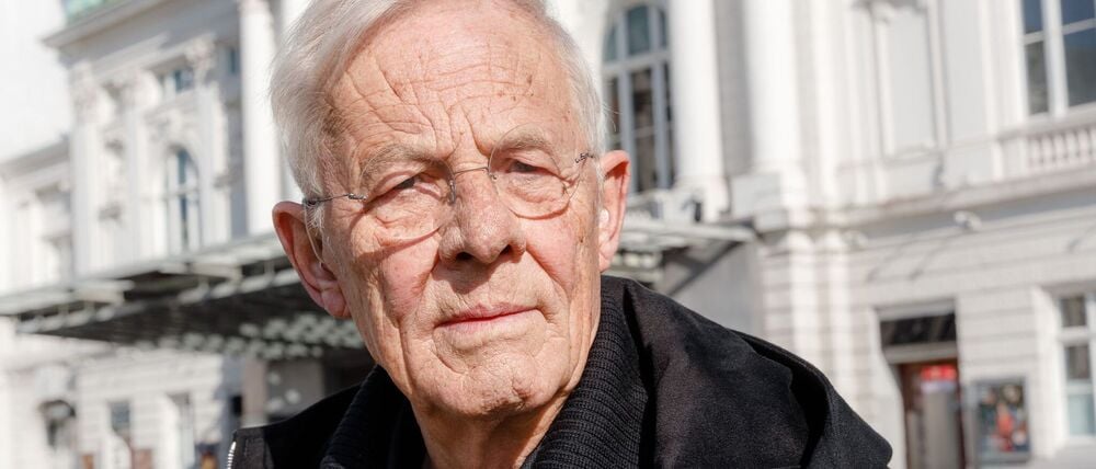 Am 7. Januar wird es eine Trauerfeier für Rolf Becker in der Dreieinigkeitskirche in St. Georg geben. (Archivfoto)