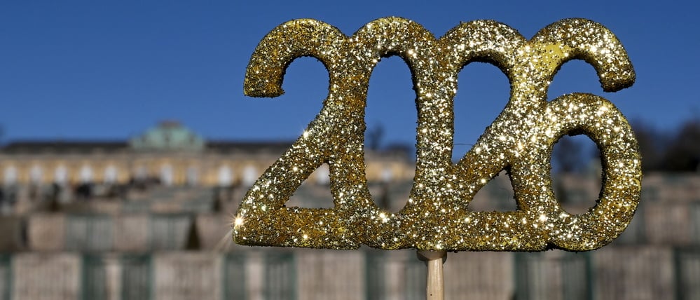 Vorschau auf das neue Jahr 2026 in Potsdam, im Hintergrund das Schloss Sanssouci.