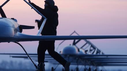 Haben sie oder haben sie nicht Putins Residenz angegriffen? Ukrainische Langstreckendrohnen vor dem Flug. (Archivbild)