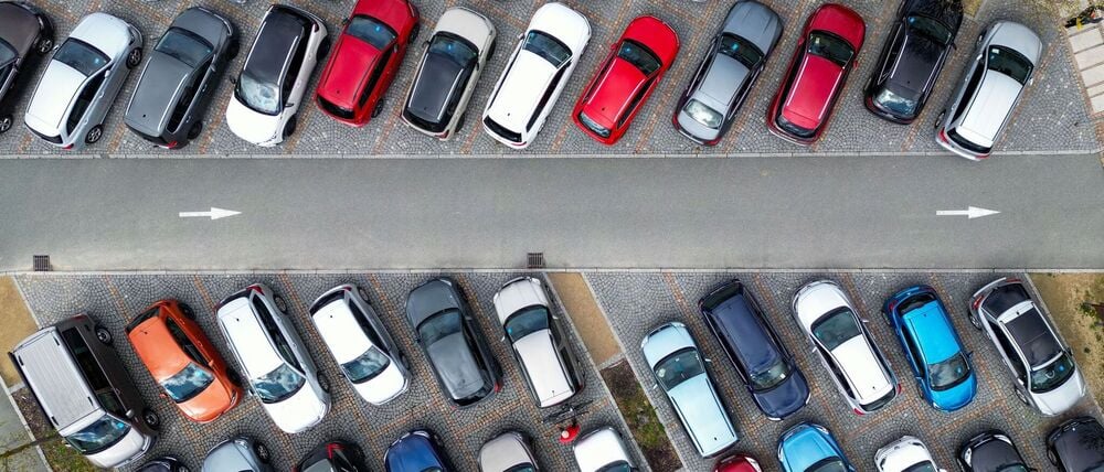 Bei Pkw-Neuzulassungen dominieren weiter gedeckte Lackierungen. (Archivbild)