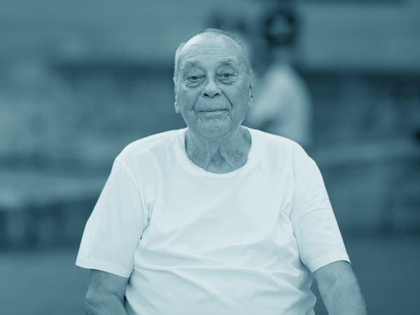 Das Kunstfest Weimar startet am 23.08.2023 mit dem Aufbau einer Installation des Duesseldorfer Objektkuenstlers Guenther Uecker auf dem Weimarer Theaterplatz Foto vom 23.08.2023. Uecker werde gemeinsam mit der Weimarer Stadtgesellschaft und Gaesten ein Steinmal im Gedenken an die Opfer des Konzentrationslagers Buchenwald errichten.