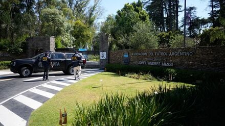 Die Polizei durchsucht den Sitz von Argentiniens Fußballverband