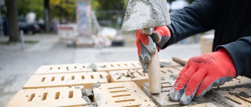 In Berlin wird nach Einschätzung der Arbeits- und Sozialverwaltung nicht genug ausgebildet. (Foto - Illustration)
