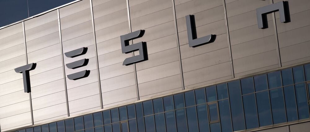 Der Werksleiter der Tesla-Fabrik in Grünheide, André Thierig, zeigt sich zuversichtlich für das Jahr 2026. (Archivbild)