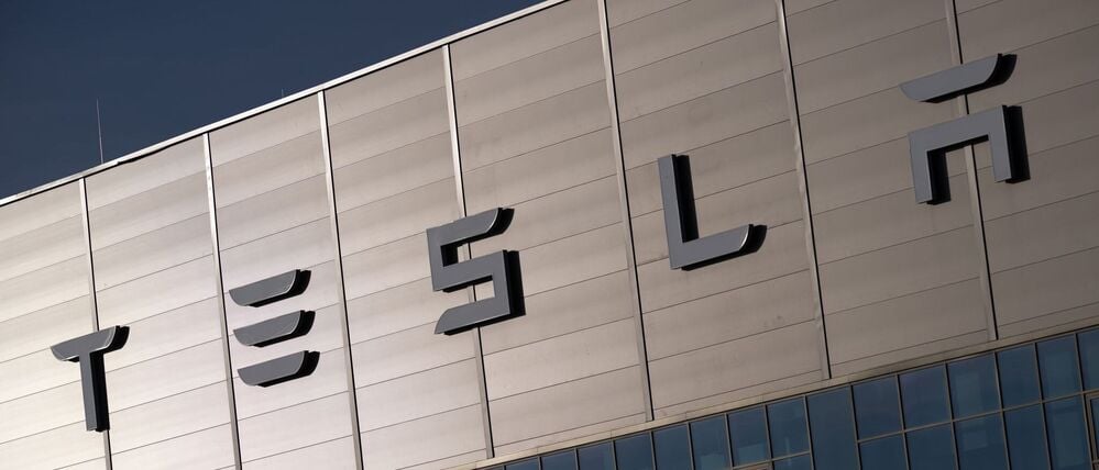 Der Werksleiter der Tesla-Fabrik in Grünheide, André Thierig, zeigt sich zuversichtlich für das Jahr 2026. (Archivbild)