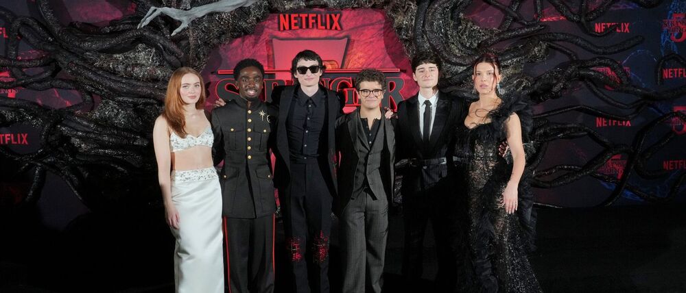 Stars der Serie „Stranger Things“: Sadie Sink, Caleb McLaughlin, Finn Wolfhard, Gaten Matarazzo, Noah Schnapp und Millie Bobby Brown im November in Los Angeles (von links nach rechts). (Archivbild)