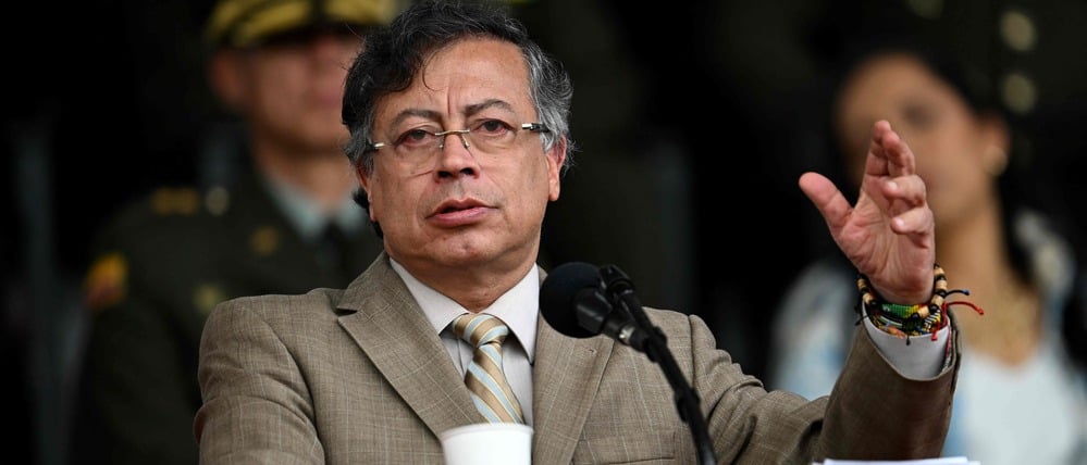 Kolumbiens Präsident Gustavo Petro hält eine Rede.