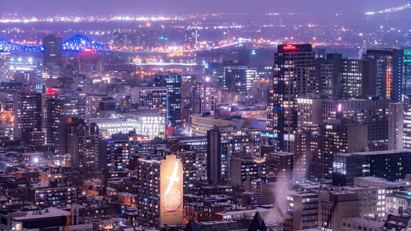 Montreal bei Nacht, bald gut zu erreichen vom BER.