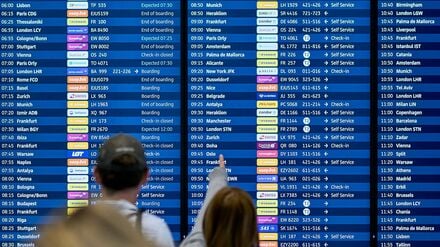 Passagiere sollten sich vor dem Antritt ihrer Reise über ihren Flug informieren. (Archivbild)