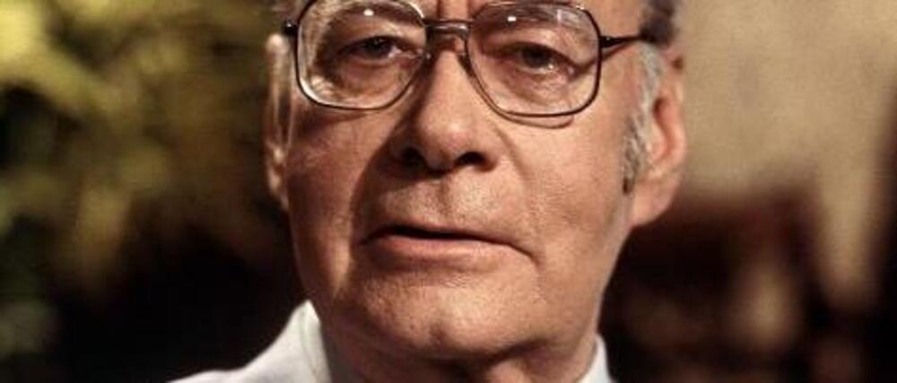 Der Autor Friedrich Luft in einer Fernsehtalkshow, undatiert. [ Rechtehinweis: Verwendung weltweit, usage worldwide ]