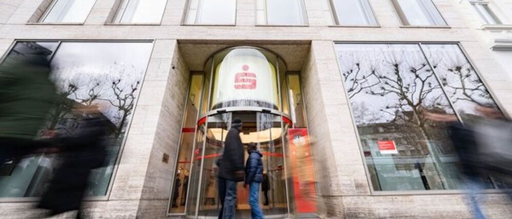 Die betroffene Sparkasse Köln/Bonn bestätigte den Vorfall.