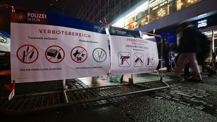 Das ausgeweitete Böllerverbot am Alexanderplatz wirkt offensichtlich. 