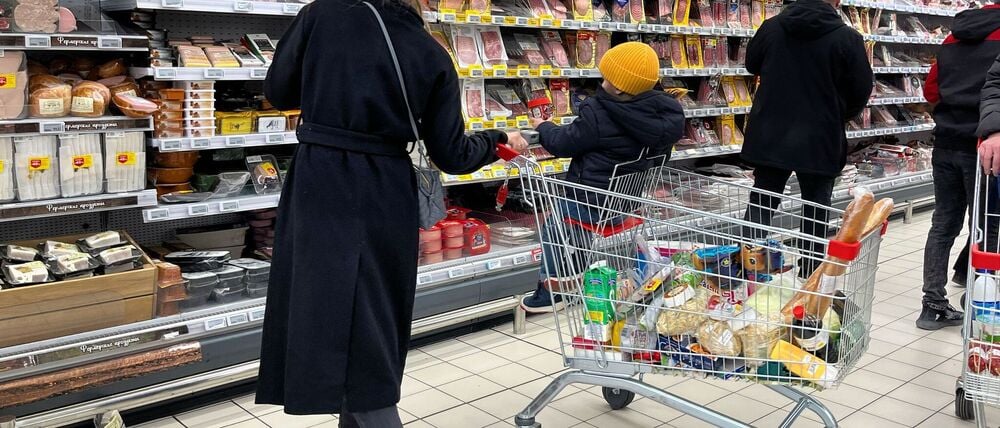 Eine höhere Mehrwertsteuer macht für russische Verbraucher den Einkauf teurer. (Archivbild)