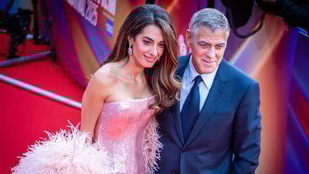 Amal und George Clooney kommen in London zu einer Veranstaltung.