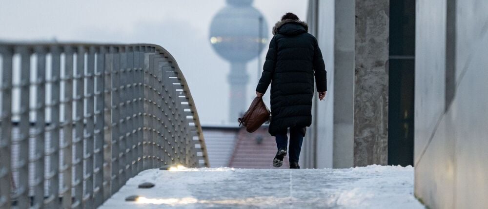 Stürmischer Wind, Schnee- und Graupelschauer sorgen am Wochenende in Berlin und Brandenburg für winterliche Verhältnisse. (Archivbild)