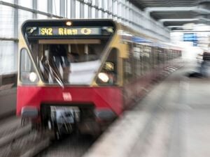 Ein Zug der S-Bahn-Ringbahn S42. (Archivbild)