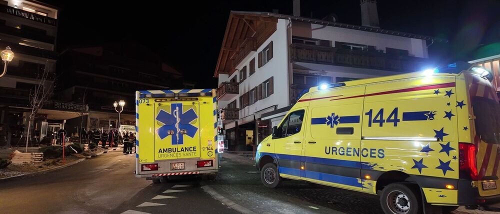Viele Verletzte wurden in der Silvesternacht in Crans-Montana mit Rettungswagen in Kliniken gebracht. 