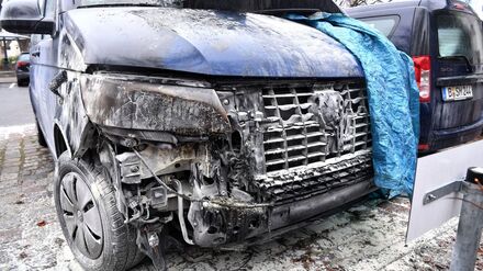 Auch der dritte Kältebus der Berliner Stadtmission ist durch einen Brand schwer beschädigt worden.