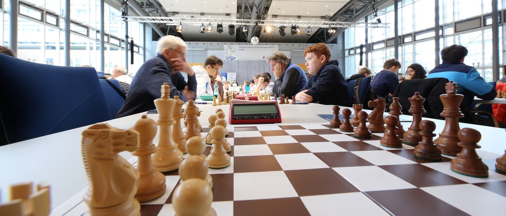 Kongresshotel Potsdam: 800 Schach-Fans nehmen an dem Turnier der deutschen Schach-Amateurmeisterschaft teil.