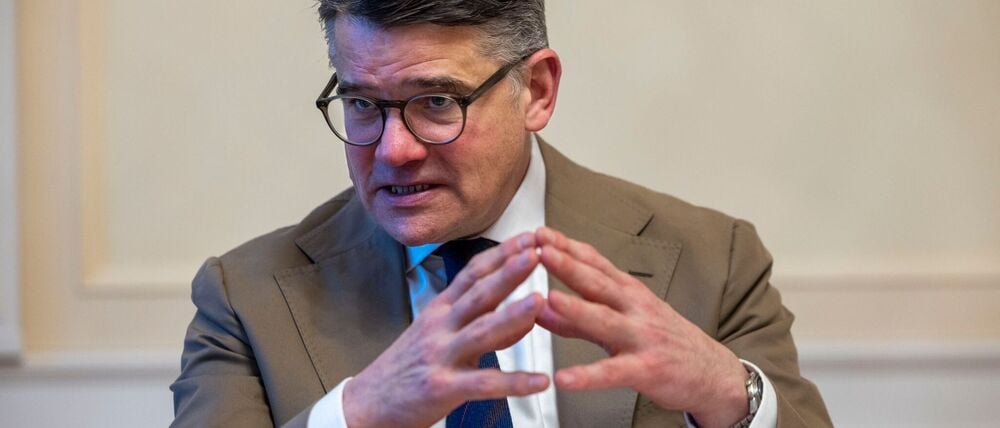 Bei den Kommunalwahlen entscheidet sich nach den Worten von Regierungschef Rhein, wie die Menschen „zur Politik stehen und wie sie die Demokratie bewerten“.