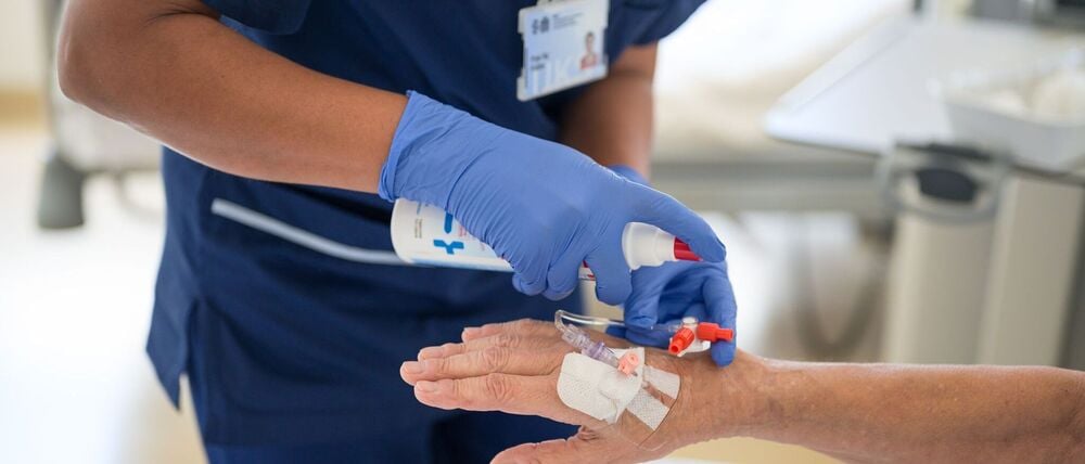 Auch ausländische Frauen arbeiten in Deutschland häufig in Engpassberufen. (Archivbild)