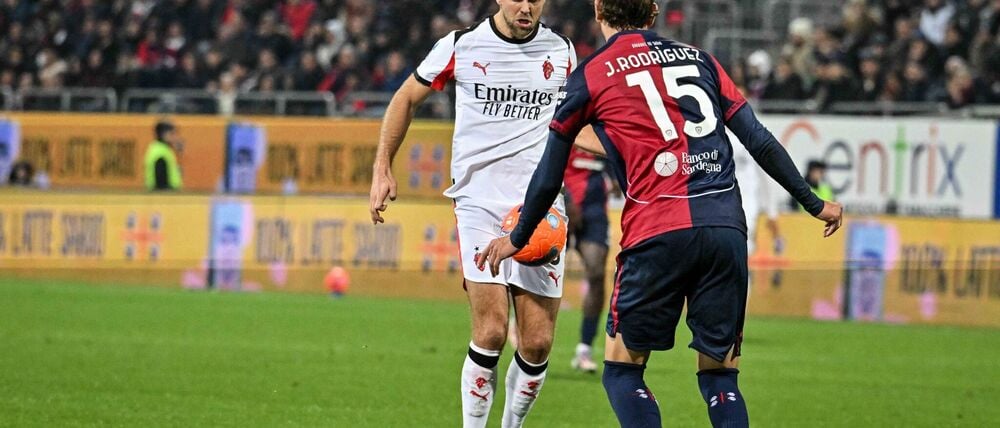 Niclas Füllkrug (l) kam zu einem schnellen Debüt für die AC Mailand.