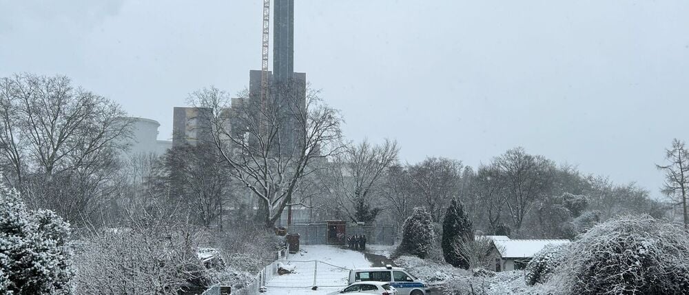 Der Stromausfall in Berlin ist eine Herausforderung für Feuerwehr und andere Hilfsorganisationen.