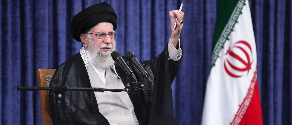 Irans oberster Führer Ajatollah Ali Chamenei droht den Demonstranten mit mehr Härte: „Die Unruhestifter müssen in ihre Schranken gewiesen werden.“