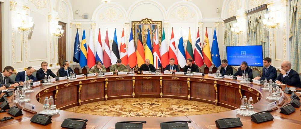 Delegationen der europäischen Verbündeten der Ukraine sowie der Nato sind am Samstagvormittag zu neuen Beratungen in Kiew eingetroffen.