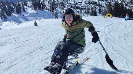 Fabian Aigner beim Skifahren.