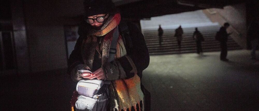 Wegen des Stromausfalls mitten im Winter sollen Notunterkünfte für betroffene Menschen bereitgestellt werden. 