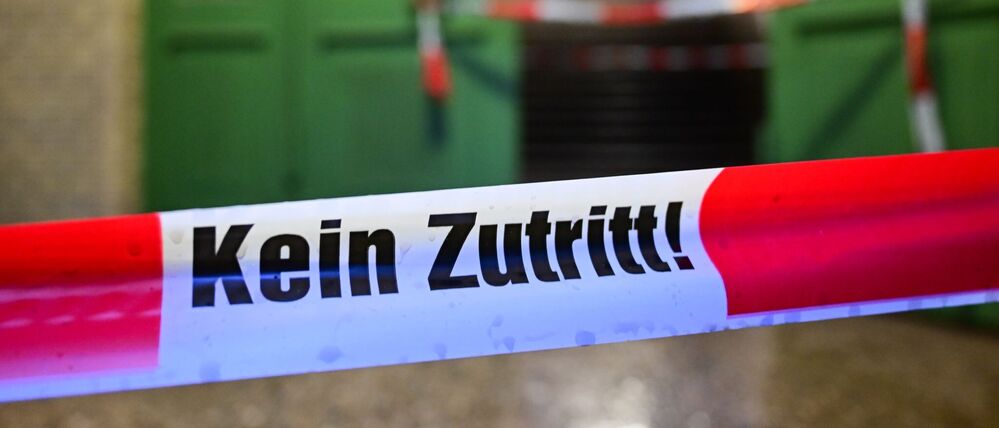 „Kein Zutritt“: der gesperrte S-Bahnhof Mexikoplatz.