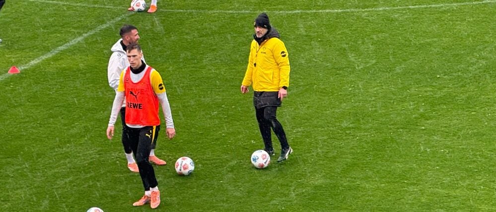 Niko Kovac trainierte mit dem BVB am Sonntag im strömenden Regen.