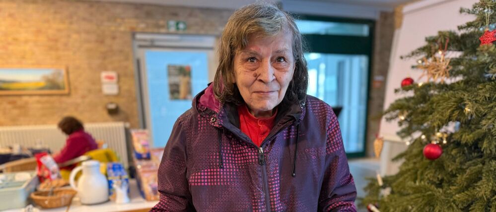 Die 79-jährige Rosi findet in der Emmaus-Gemeinde auch Ablenkung von der Stille daheim.