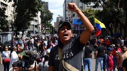 Für ein Ende der Regierungskrise müssen wohl auch die Anhänger des gestützten Präsidenten Maduro eingebunden werden.