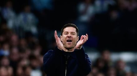 Real Madrids Coach Xabi Alonso sah einen am Ende deutlichen Sieg seiner Mannschaft gegen Real Betis Sevilla.