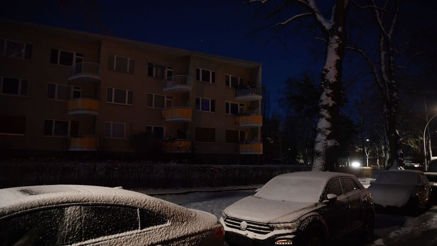 Brandanschlag-auf-Kabel-Berliner-S-dwesten-startet-in-weiteren-Tag-ohne-Strom