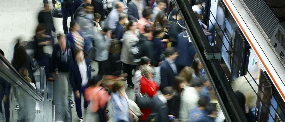Bei Menschen, die von Klaustrophobie betroffen sind, löst eine rappelvolle U-Bahn schnell mal eine Panikattacke aus.