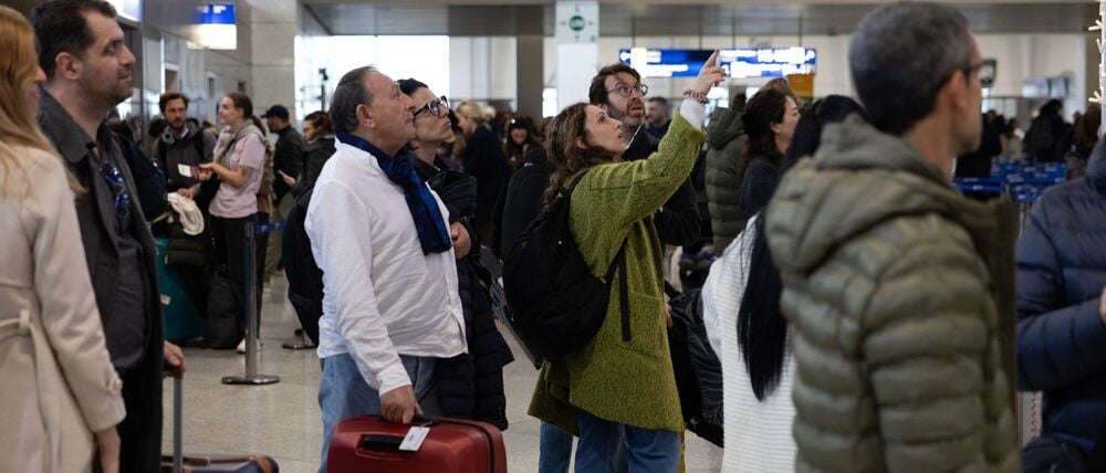 Luftraum geschlossen: Strapazen für die Fluggäste am Athener Flughafen.
