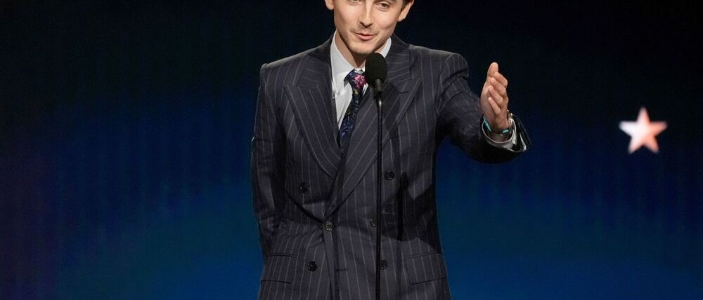 Timothée Chalamet wird in seiner Dankesrede ungewohnt privat. 