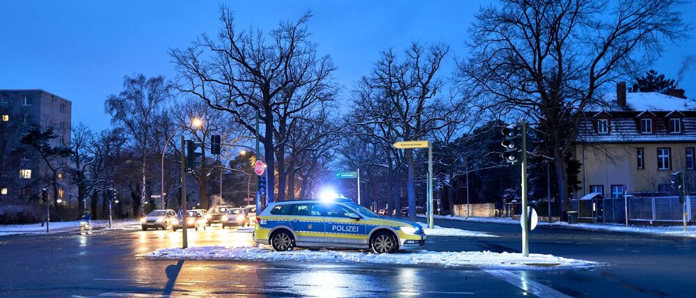 Am dritten Tag des Stromausfalls in Teilen Berlins warten 30.000 Haushalte weiter auf Energie.