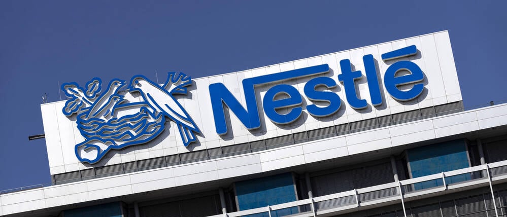 Nestlé-Logo auf dem Dach der Deutschlandzentrale (Symbolbild).