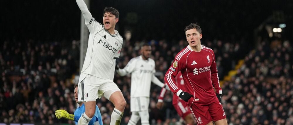 Florian Wirtz (re.) jubelte nicht mal bei seinem Treffer gegen Fulham. Nachdem doch nicht auf Abseits entschieden worden war, holte er das aber nach.